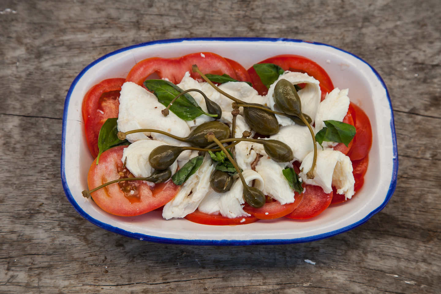 tomato with mozzarella and capers