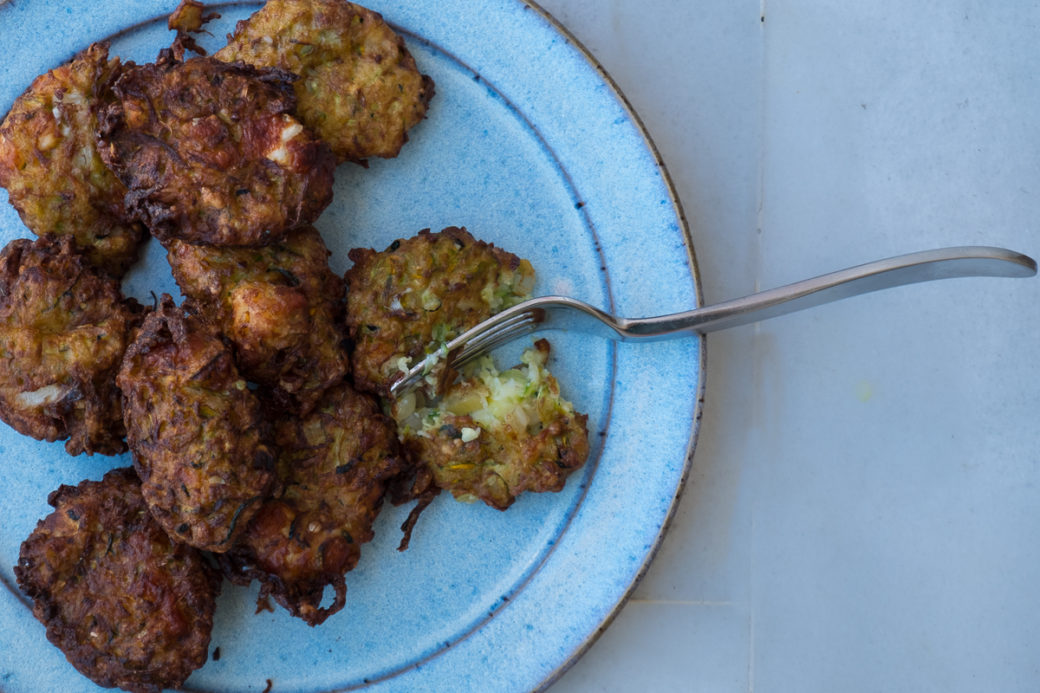 courgette and halloumi frtters