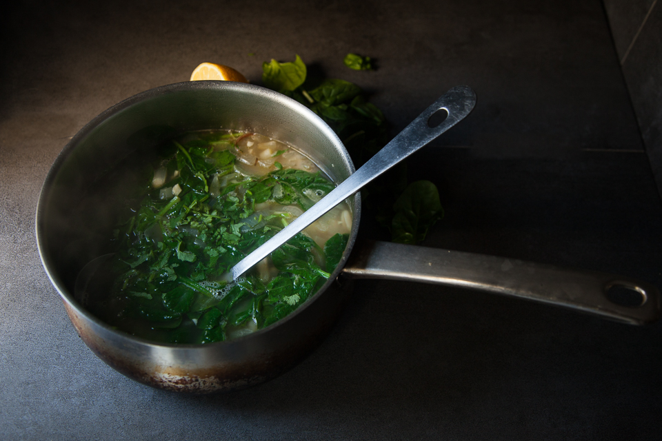 White bean, spinach and lemon soup